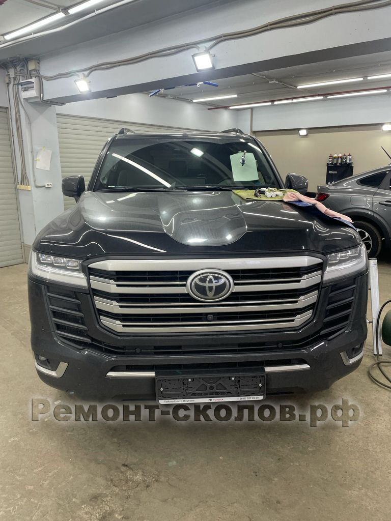 Ремонт автостекла Toyota Land Cruiser 300 в ЮЗАО